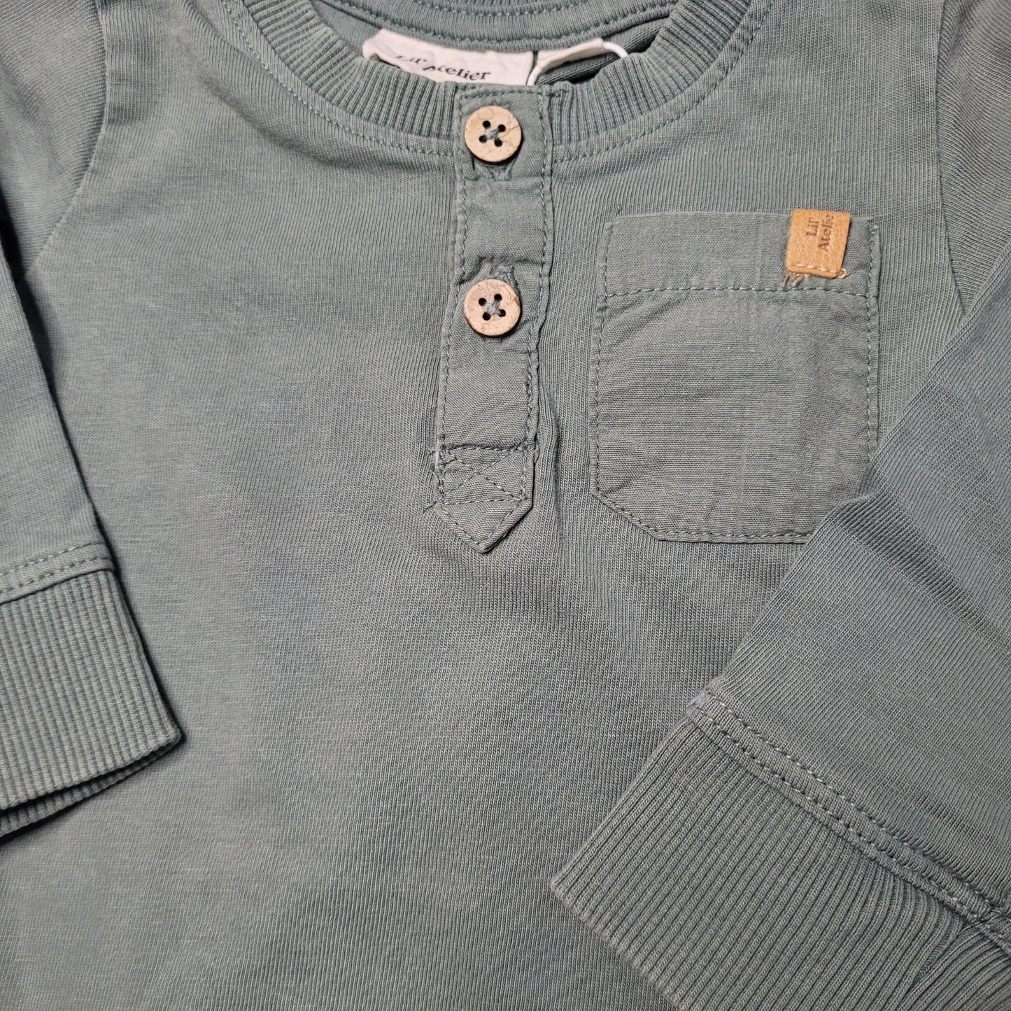 Body mit Knöpfen Oliv - Lil'Atelier - 68